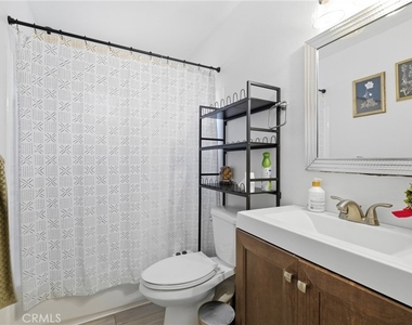 1328 Primrose - Photo Thumbnail 13