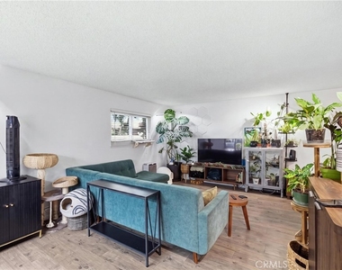 1328 Primrose - Photo Thumbnail 4