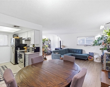 1328 Primrose - Photo Thumbnail 8