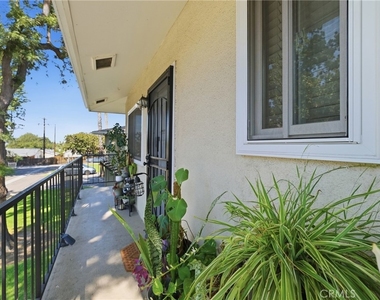 1328 Primrose - Photo Thumbnail 3