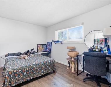 1328 Primrose - Photo Thumbnail 14
