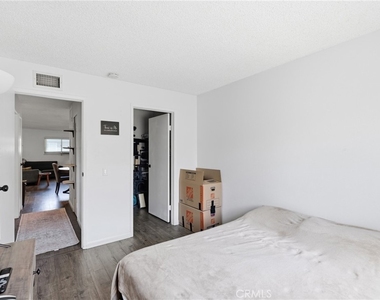 1328 Primrose - Photo Thumbnail 18