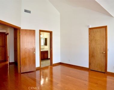 748 W Naomi Avenue - Photo Thumbnail 9
