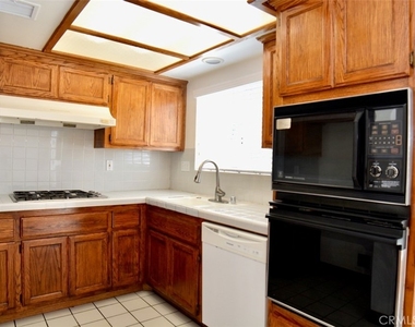 748 W Naomi Avenue - Photo Thumbnail 6