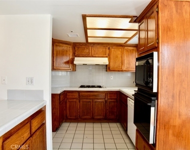 748 W Naomi Avenue - Photo Thumbnail 5