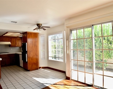748 W Naomi Avenue - Photo Thumbnail 4