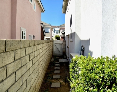748 W Naomi Avenue - Photo Thumbnail 19