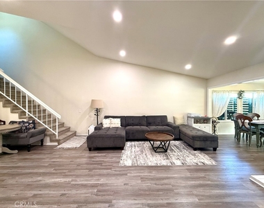 2219 Dublin Lane - Photo Thumbnail 4