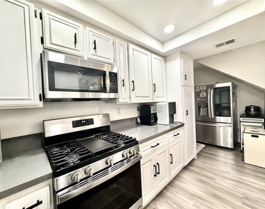 2219 Dublin Lane - Photo Thumbnail 8