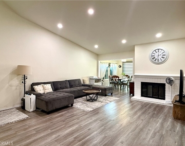 2219 Dublin Lane - Photo Thumbnail 3
