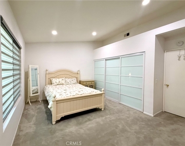 2219 Dublin Lane - Photo Thumbnail 12