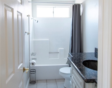 13585 Joshua Lane - Photo Thumbnail 9