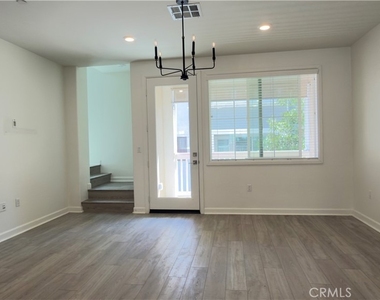 4333 Canyon Coral Lane - Photo Thumbnail 10