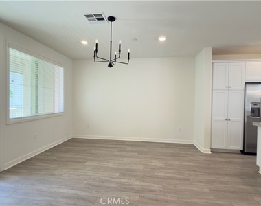4333 Canyon Coral Lane - Photo Thumbnail 5