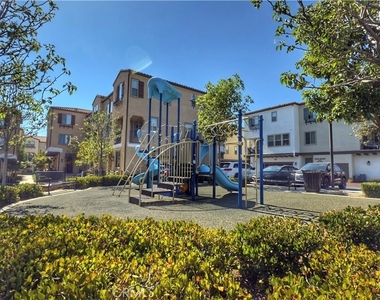 4333 Canyon Coral Lane - Photo Thumbnail 25