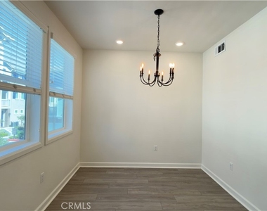 4333 Canyon Coral Lane - Photo Thumbnail 8