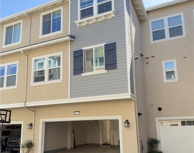 4333 Canyon Coral Lane - Photo Thumbnail 21