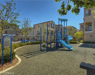 4333 Canyon Coral Lane - Photo Thumbnail 24