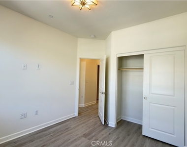 4333 Canyon Coral Lane - Photo Thumbnail 18