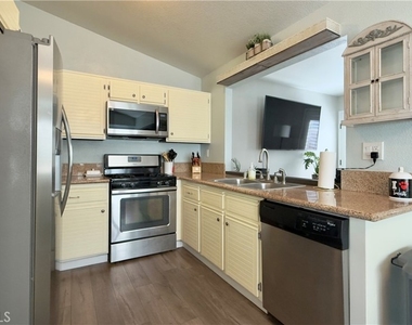 27838 Dexter Drive - Photo Thumbnail 11