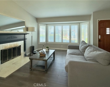 27838 Dexter Drive - Photo Thumbnail 3