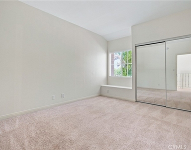 10002 Reseda Boulevard - Photo Thumbnail 28