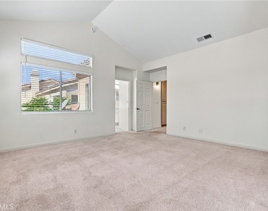 10002 Reseda Boulevard - Photo Thumbnail 21