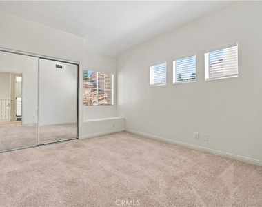 10002 Reseda Boulevard - Photo Thumbnail 25