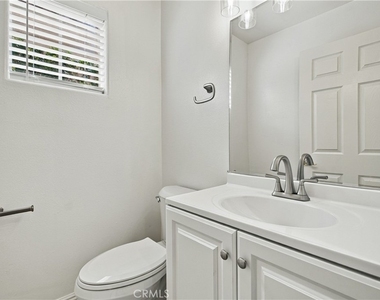 10002 Reseda Boulevard - Photo Thumbnail 29