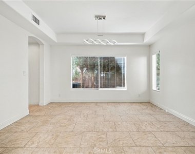 10002 Reseda Boulevard - Photo Thumbnail 9