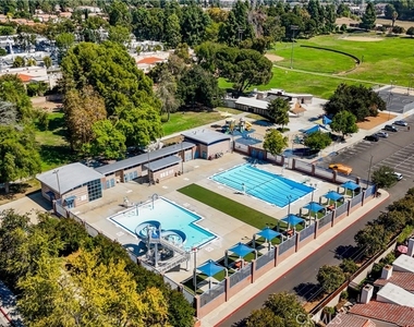 10002 Reseda Boulevard - Photo Thumbnail 50