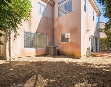 10002 Reseda Boulevard - Photo Thumbnail 39