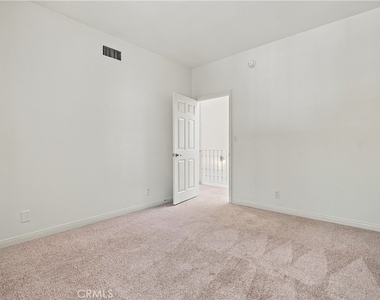 10002 Reseda Boulevard - Photo Thumbnail 26
