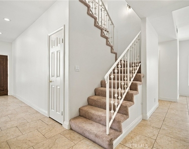 10002 Reseda Boulevard - Photo Thumbnail 16