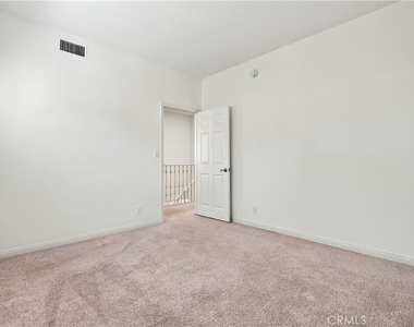 10002 Reseda Boulevard - Photo Thumbnail 27