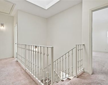 10002 Reseda Boulevard - Photo Thumbnail 18