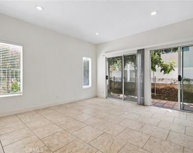 10002 Reseda Boulevard - Photo Thumbnail 14