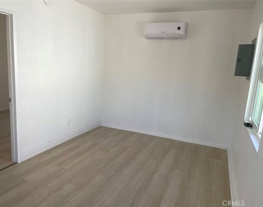672 E 115th - Photo Thumbnail 6