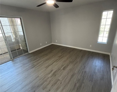 2700 Lawrence Crossley Road - Photo Thumbnail 9