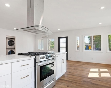 6035 Colfax - Photo Thumbnail 2