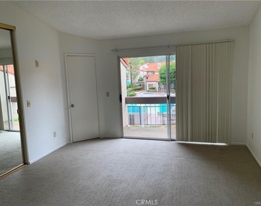 5604 Las Virgenes Road - Photo Thumbnail 14