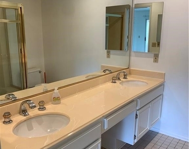 5604 Las Virgenes Road - Photo Thumbnail 16