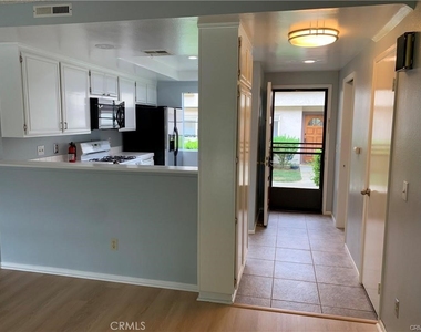 5604 Las Virgenes Road - Photo Thumbnail 7