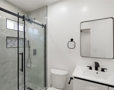 16903 Freeman Avenue - Photo Thumbnail 20