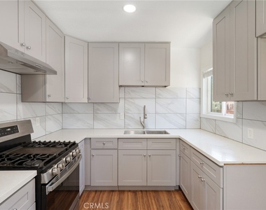 16903 Freeman Avenue - Photo Thumbnail 10