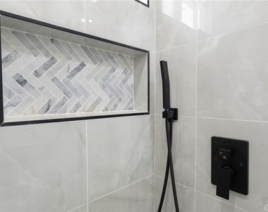 16903 Freeman Avenue - Photo Thumbnail 25