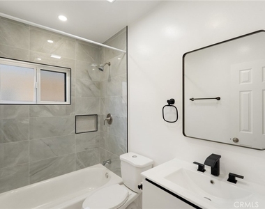 16903 Freeman Avenue - Photo Thumbnail 11