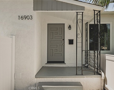 16903 Freeman Avenue - Photo Thumbnail 3