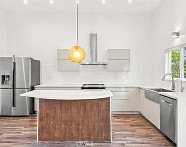 22207 Denker Avenue - Photo Thumbnail 10