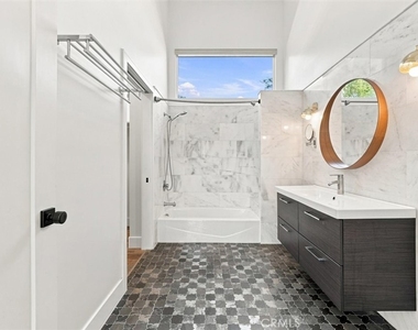 22207 Denker Avenue - Photo Thumbnail 28